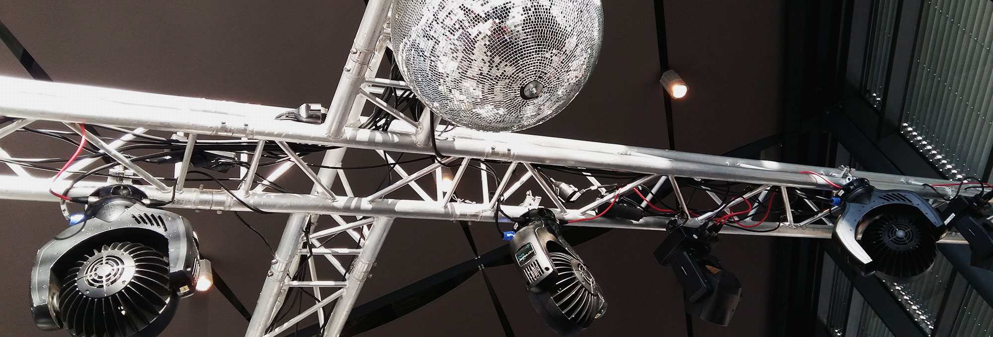 Lichttechnik schafft besondere Stimmung auf Events